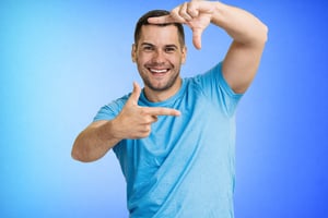 Man-framing-an-imaginary-rectangle