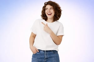 Ritratto sorridente con sfondo blu