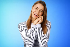 Ritratto-digitale-di-una-donna-sorridente