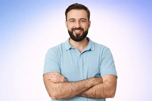 Uomo sorridente con sfondo blu gradientato